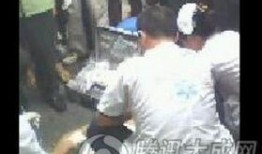 大学生街头爆料视频,大学生揭露校园内幕，引发社会关注